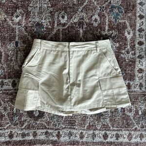 Zara cream colored cargo mini skort size small